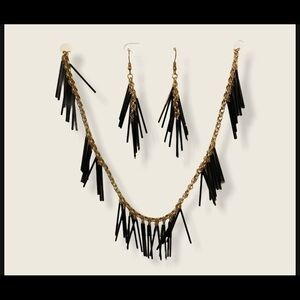 Necklace earrings set